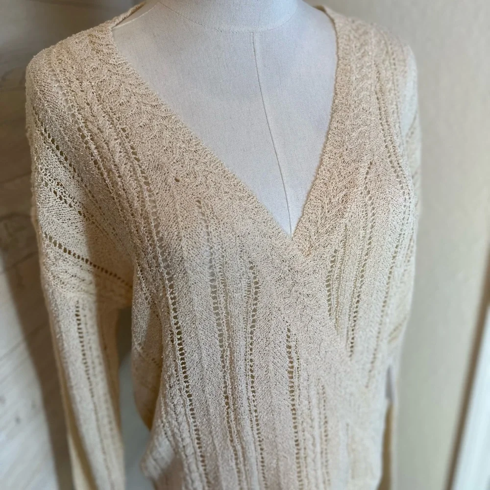 Astr‎ the Label NWT size Large cream lace long sleeve vneck wrap sweater